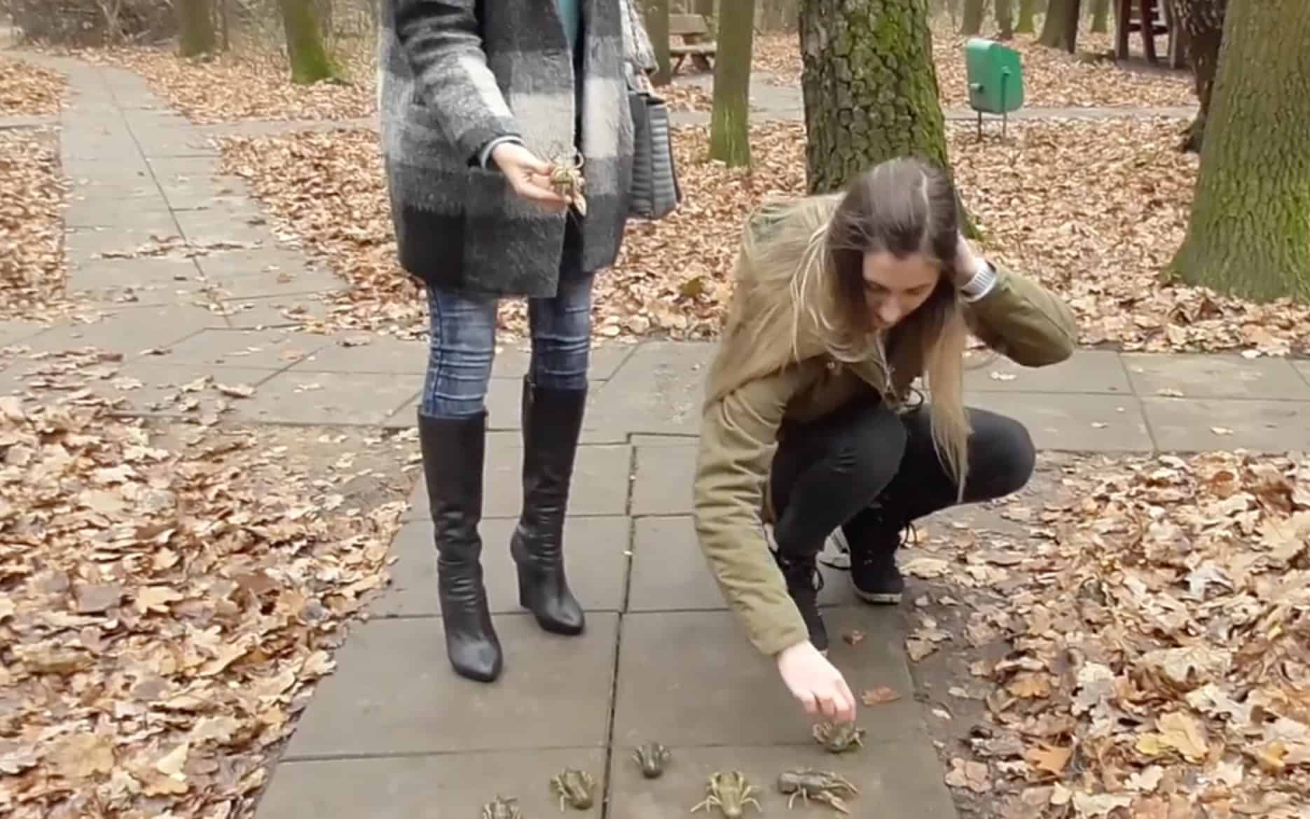 Crush Fetish - Two Girls Enjoy Crushing Crawdads Under Their Boots