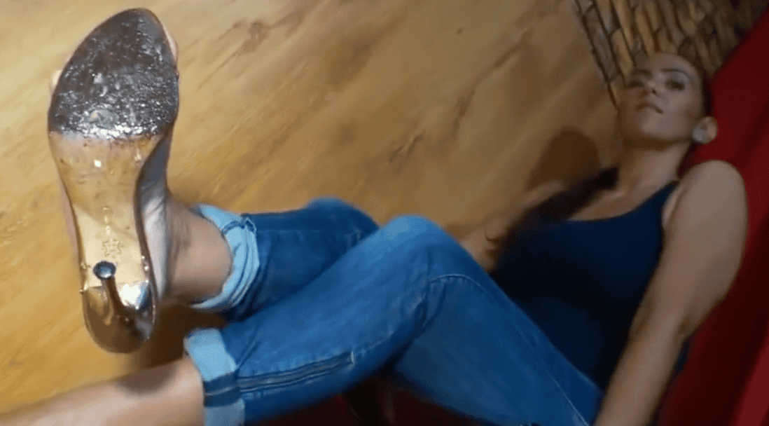 Crush Fetish - Cruel Woman Crushing Crabs Under Her Sexy Open High Heels