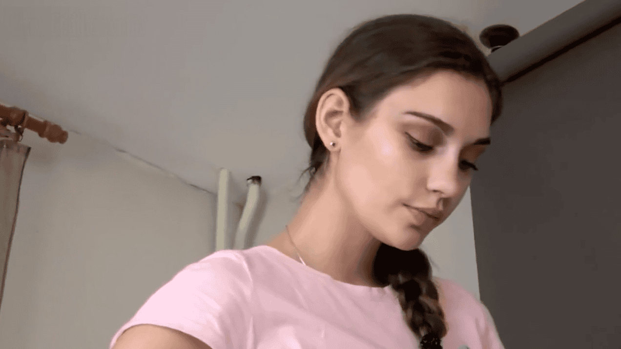 Crush Fetish - Tall and Beautiful Girl Crushing Snails Under Sexy High Heels