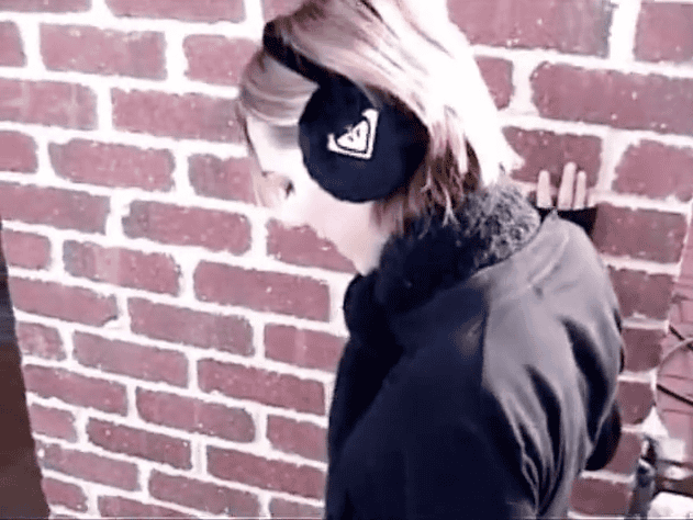 Crush Fetish - Nextdoor Girl in Net Stockings and Flats Crushes Snails For Fun